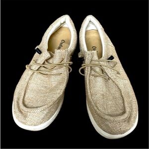 size 9 oatmeal color Outwoods loafers